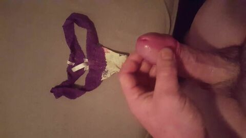 HD видео, большой член (гей), кончает на фото (гей), любитель (гей), мастурбация (гей), мастурбирует (гей)